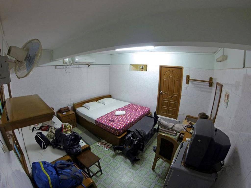 Chan Myae Guesthouse Yangon Ngoại thất bức ảnh