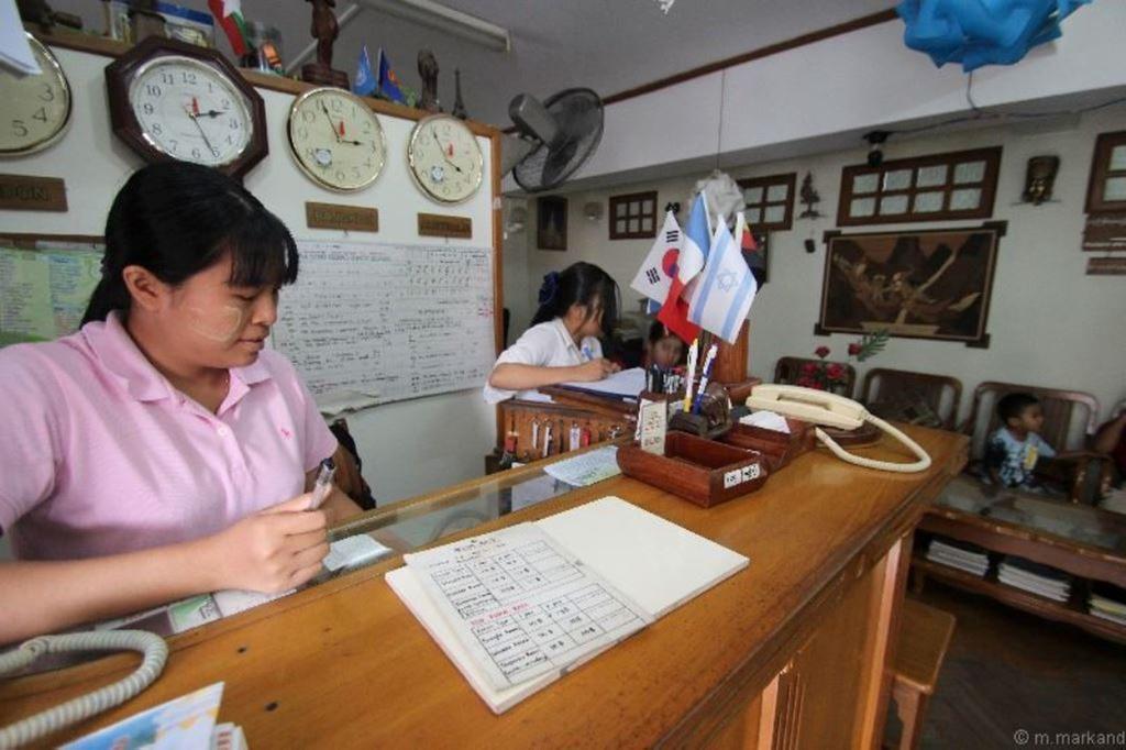 Chan Myae Guesthouse Yangon Ngoại thất bức ảnh