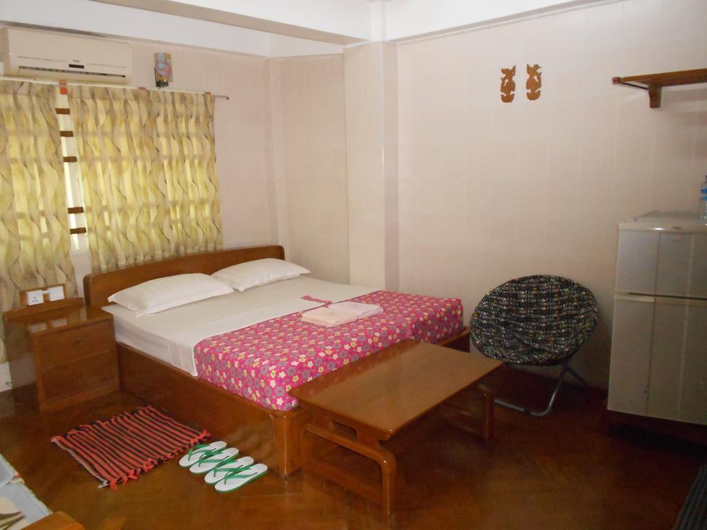 Chan Myae Guesthouse Yangon Ngoại thất bức ảnh