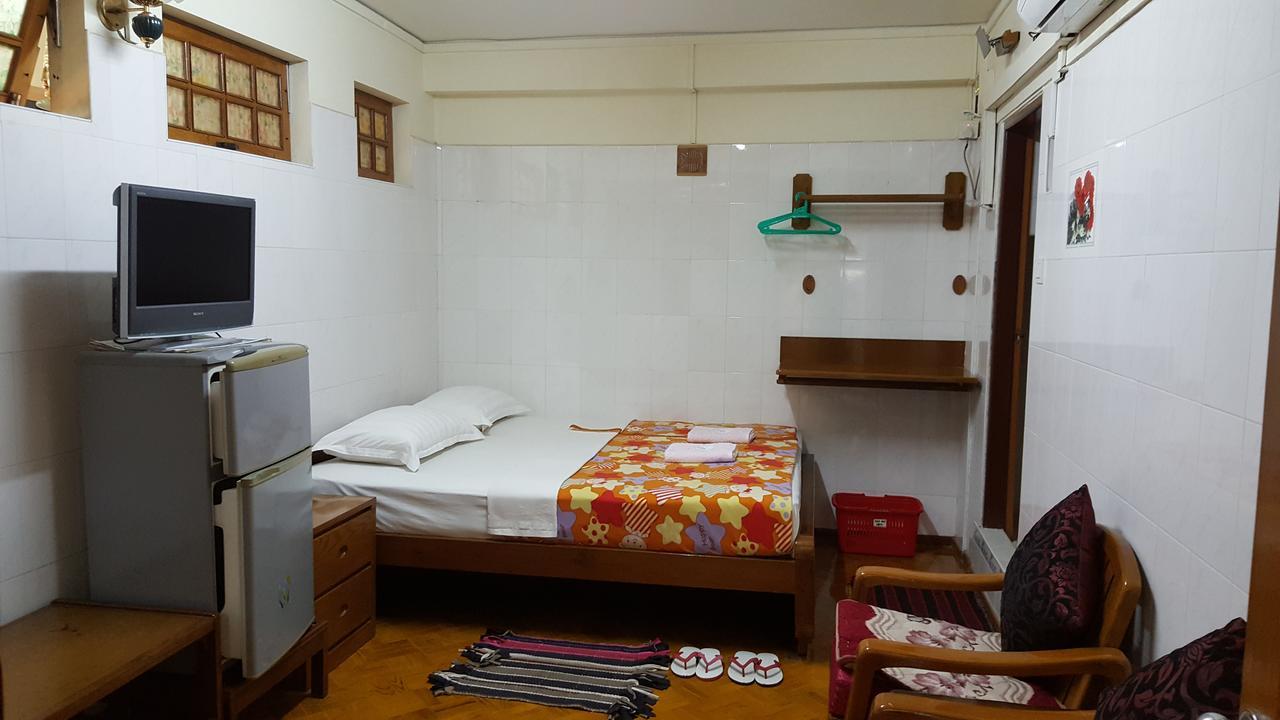 Chan Myae Guesthouse Yangon Ngoại thất bức ảnh