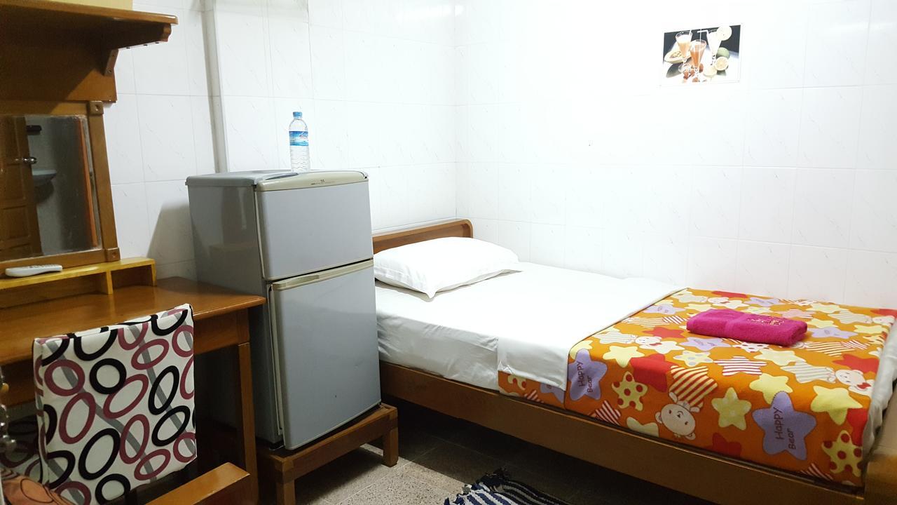 Chan Myae Guesthouse Yangon Ngoại thất bức ảnh