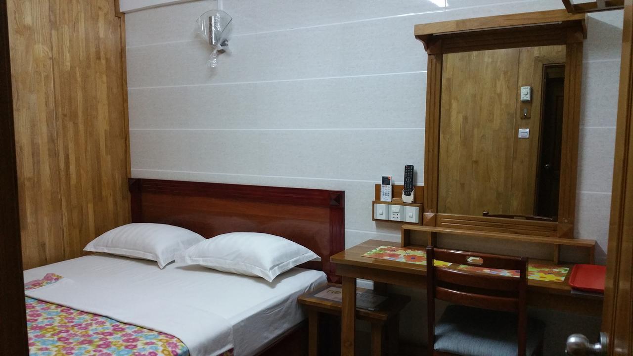Chan Myae Guesthouse Yangon Ngoại thất bức ảnh