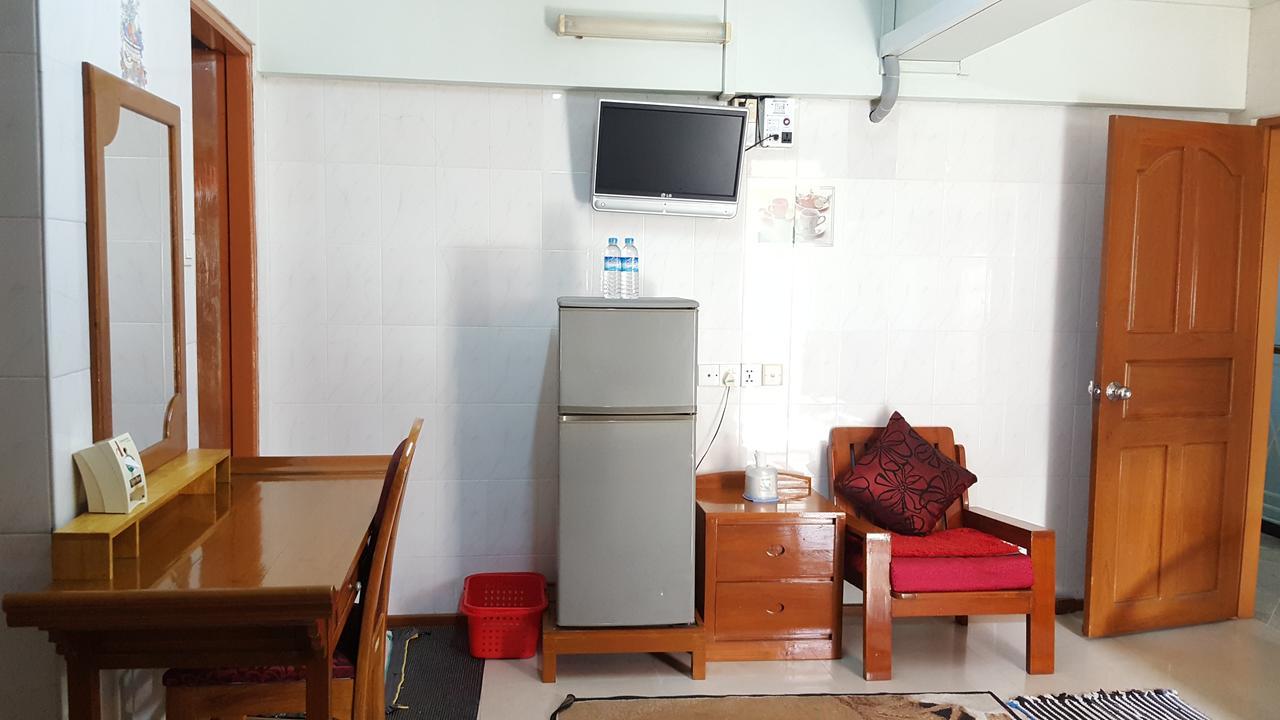 Chan Myae Guesthouse Yangon Ngoại thất bức ảnh