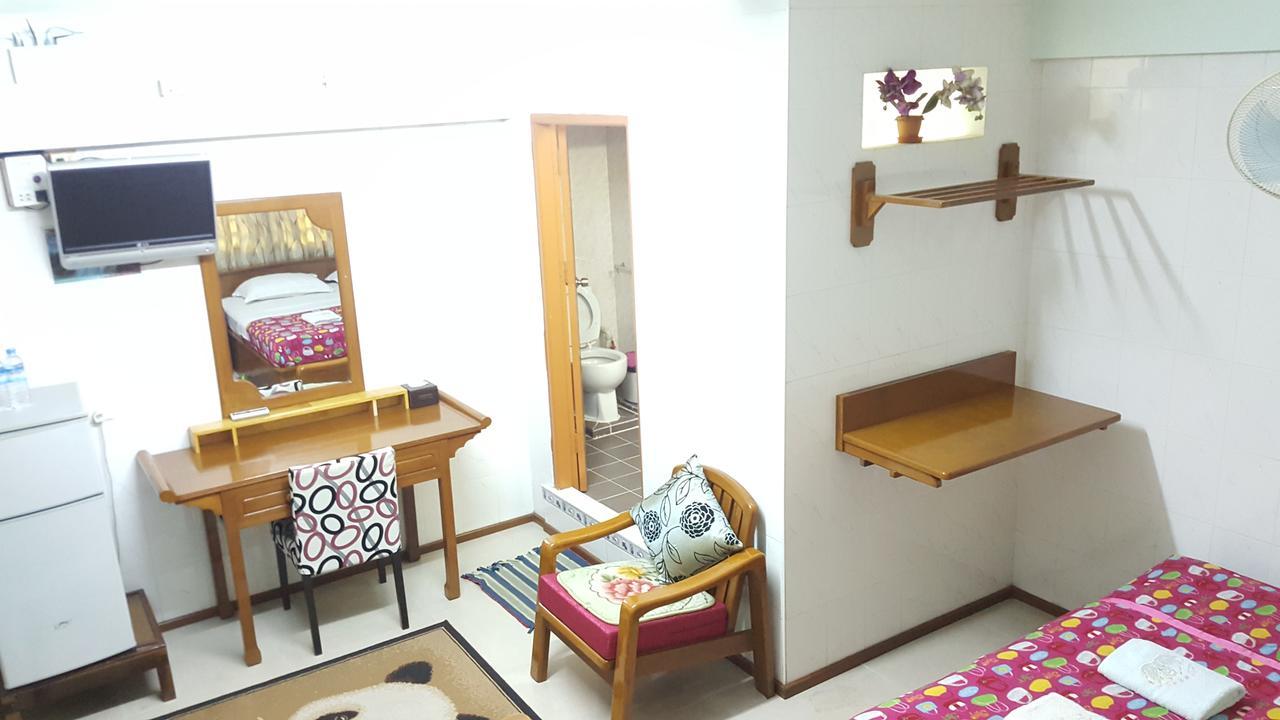 Chan Myae Guesthouse Yangon Ngoại thất bức ảnh
